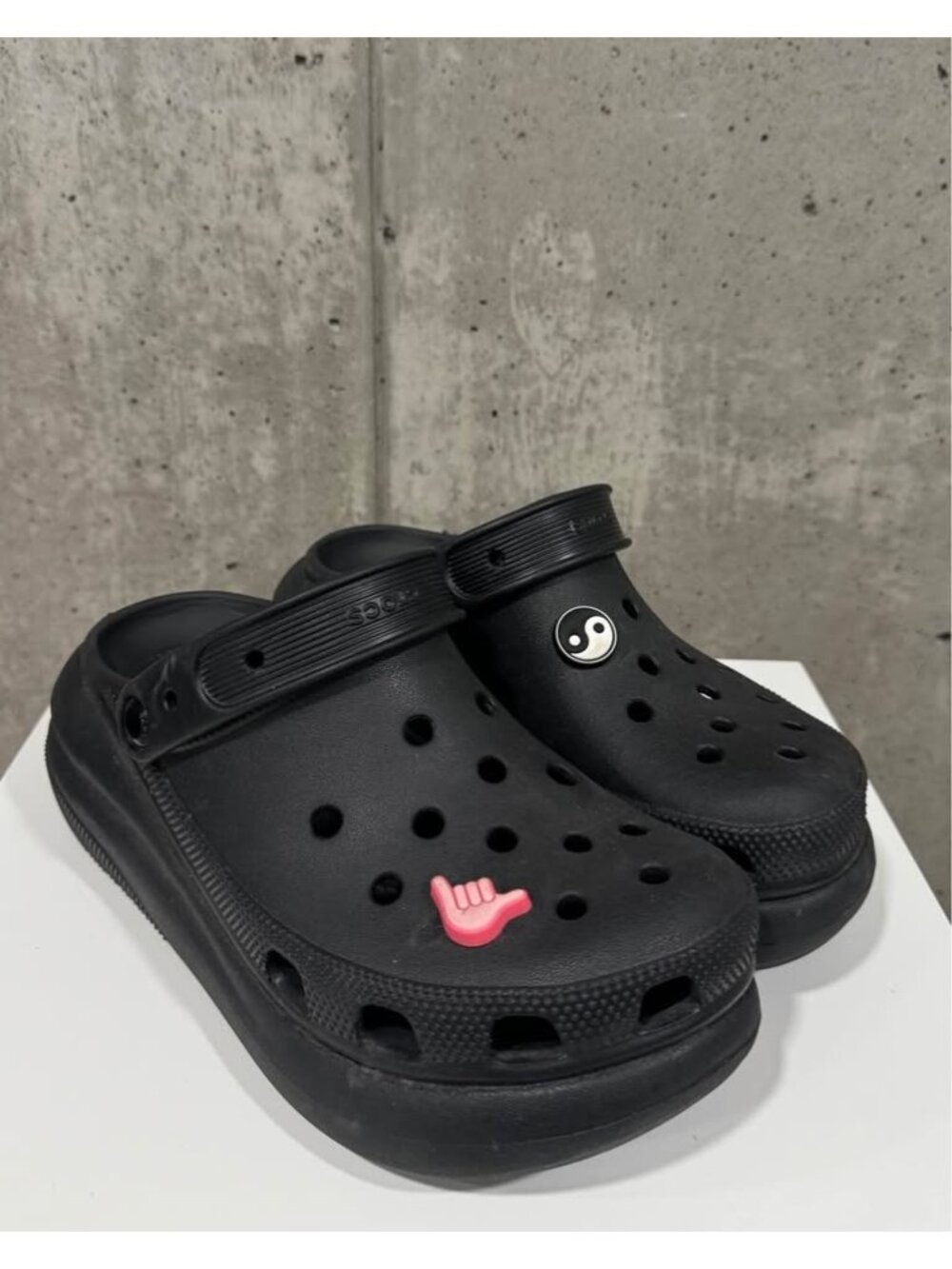 Crocs Classic Crush Clogs Black Women’s US 8 Good Used Condition